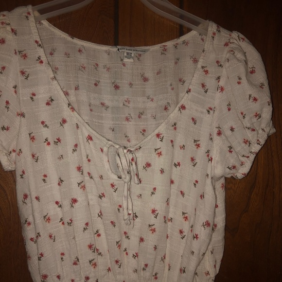 a cute crop top for american eagle - Picture 2 of 4